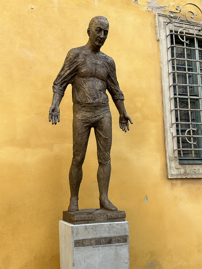 Große Märkerstraße - Statue